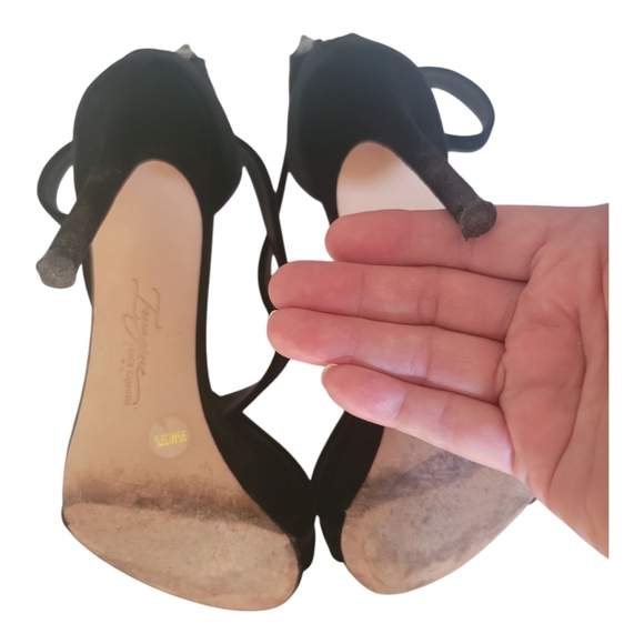 Imagine VINCE CAMUTO Devin Black Velvet Dress Sandals - Size 9.5 - Pre-owned - Picture 11 of 14